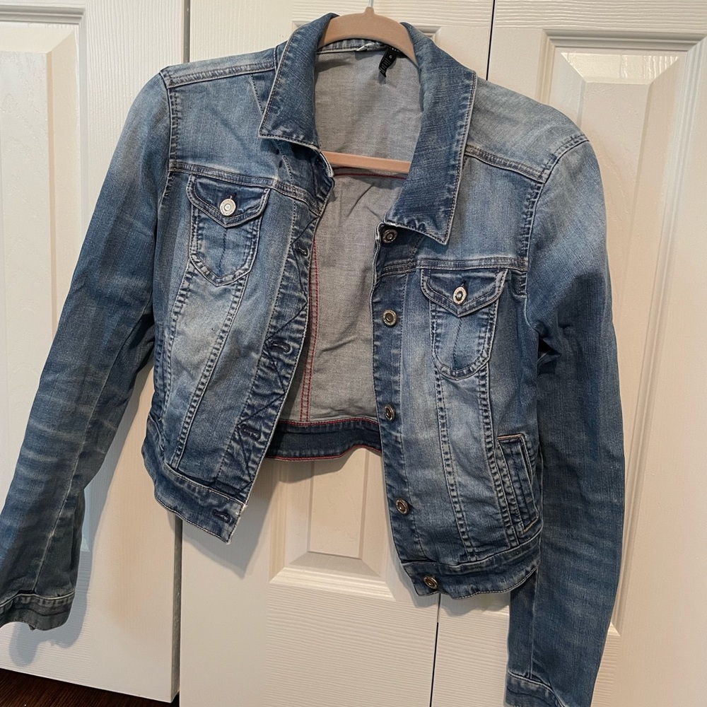 White House Black Market Jean Jacket Size 6